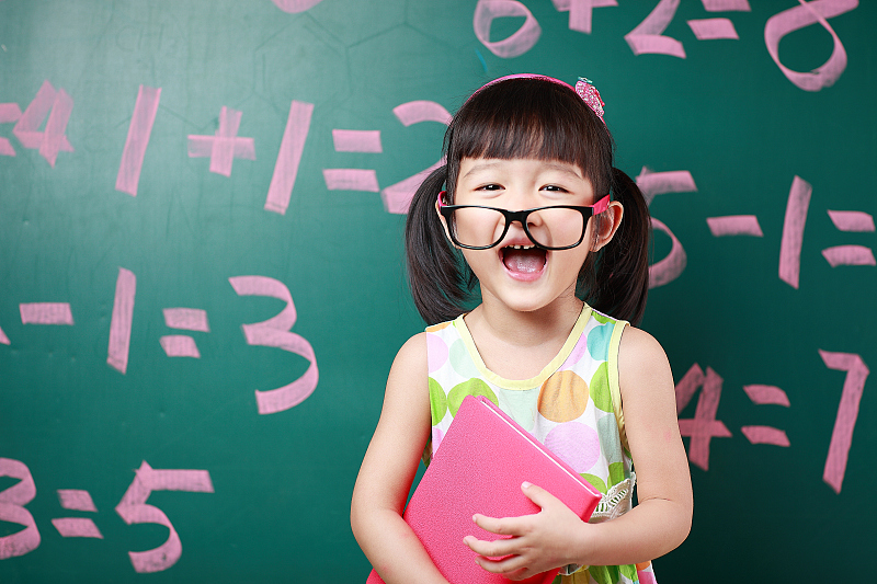 孩子的视力真的能调整吗,孩子视力发育期要补充什么