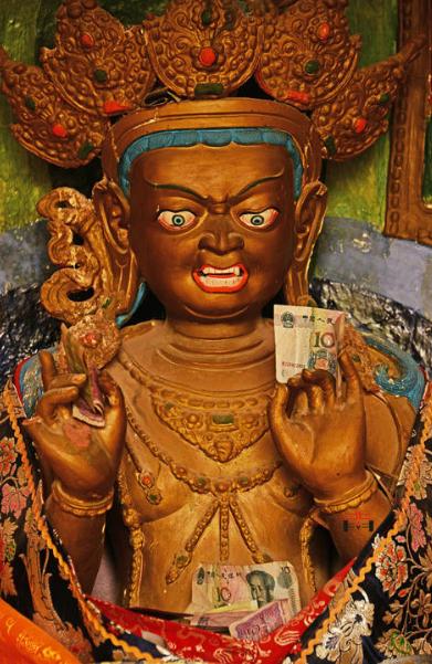 马蹄寺三十三天石窟因何得名,马蹄寺有个三十三天石窟