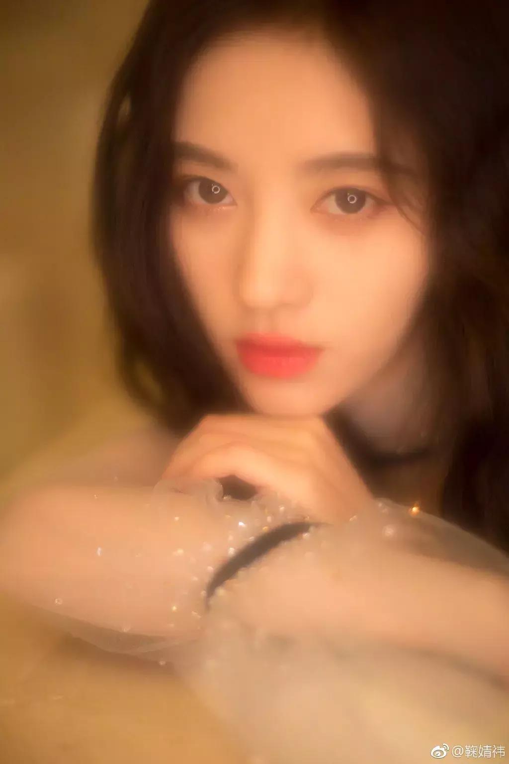 迪丽热巴颜值秒一众韩星,迪丽热巴颜值吊打