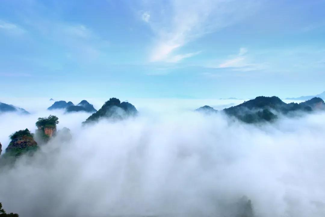 山顶云海自驾游,云海日出露营自驾游攻略