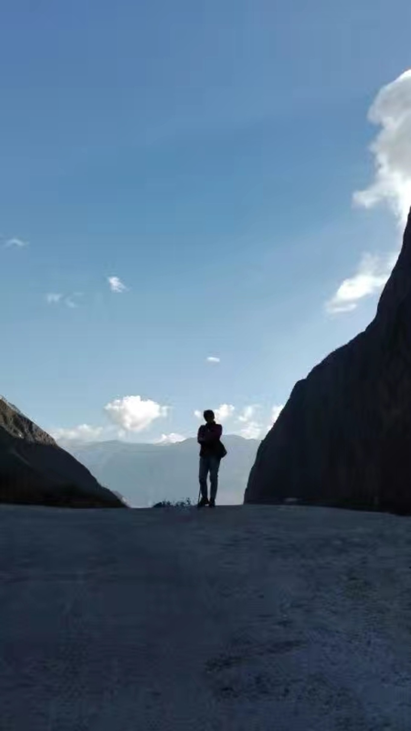 云南虎跳峡徒步线路初级,虎跳峡徒步28道弯