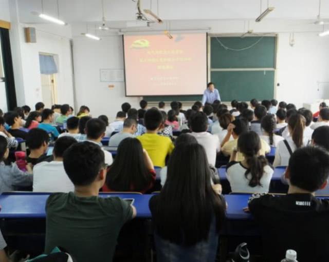 一本滑档不想去二本可以复读吗,二本滑档去复读还是报考专科