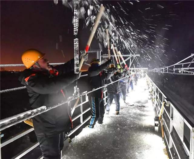 雪灾为什么会影响电网,2008年雪灾对铁路的影响