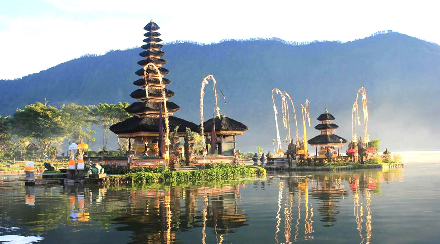 印尼巴里岛皇宫海神庙,印尼巴厘岛海神庙日落