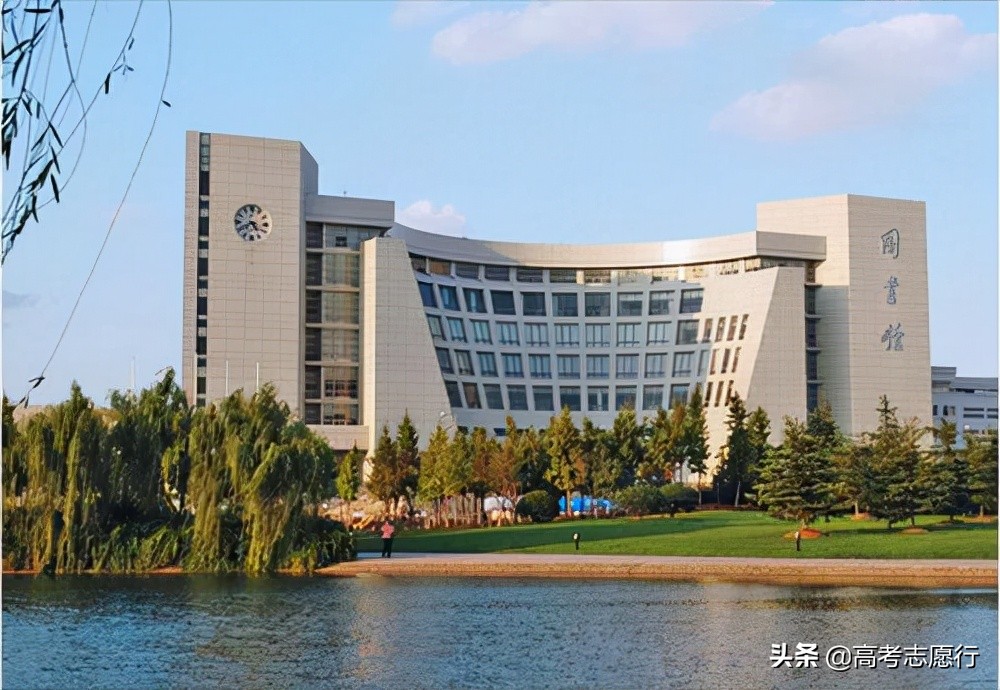 全国24所入选高校中仅4所地方高校,实力与985211不相上下的9所高校