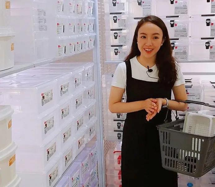 收纳师教你折衣服,折厚衣服的收纳方法