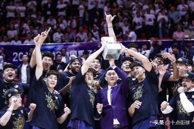 广东男篮11冠王,广东男篮11冠完整视频