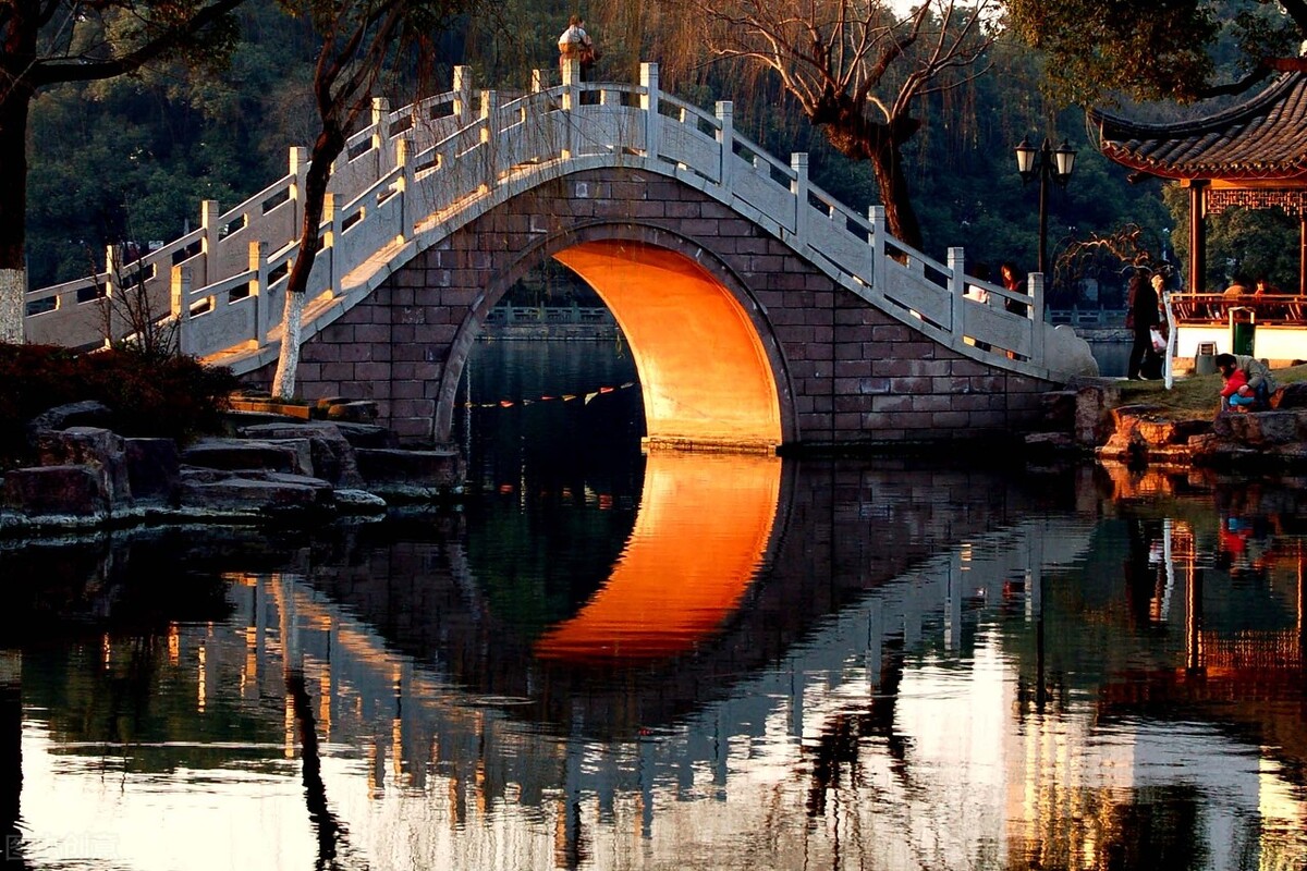 宁波对比杭州有哪些优势,无锡宁波综合实力对比