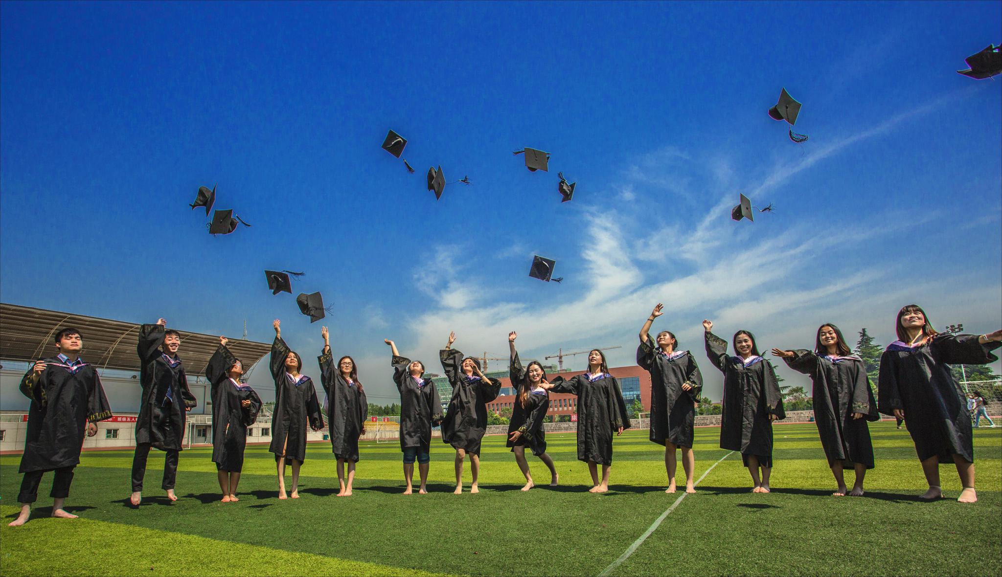 大学就业前景较好的十大专业,四个专业虽冷门但是铁饭碗好就业