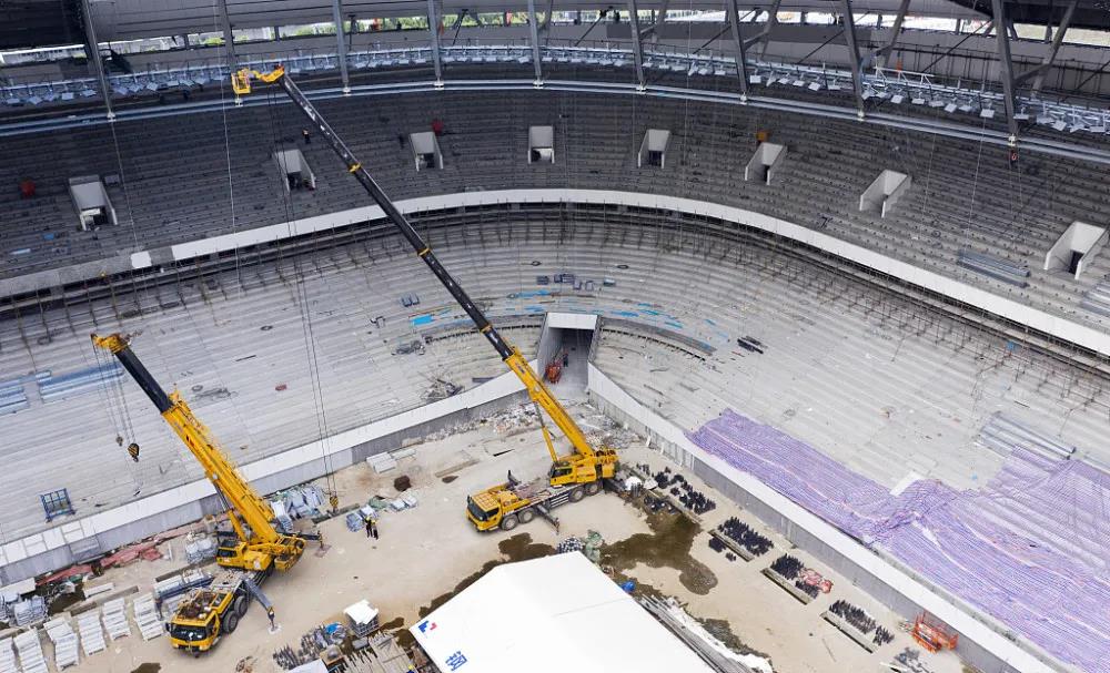 上海世界级足球场,上海体育场改建专业足球场