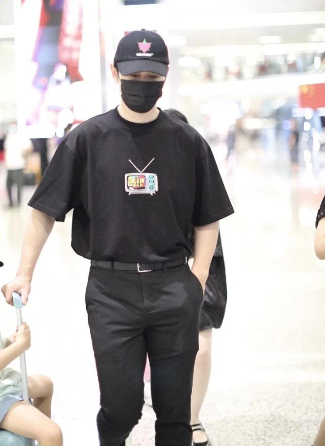 黄晓明带儿子现身机场同款,黄晓明极限挑战厚底鞋