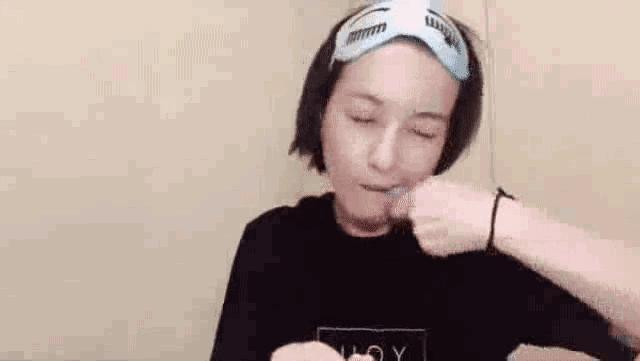 「年终大盘点」拯救肌肤的十二款神仙精华，你最爱哪款？