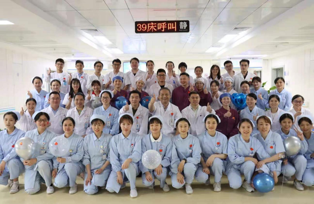 南大二附院消化内科谢正元教授团队完成院内首例内镜下弥漫性直肠静脉畸形扩张出血硬化剂注射止血术