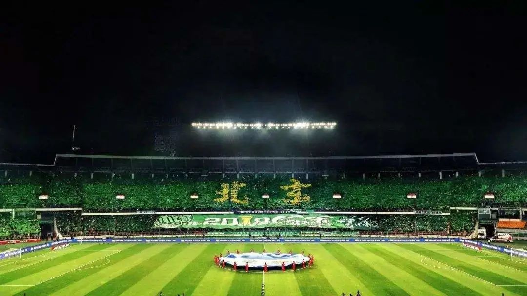 院子里踢足球,胡同踢毽