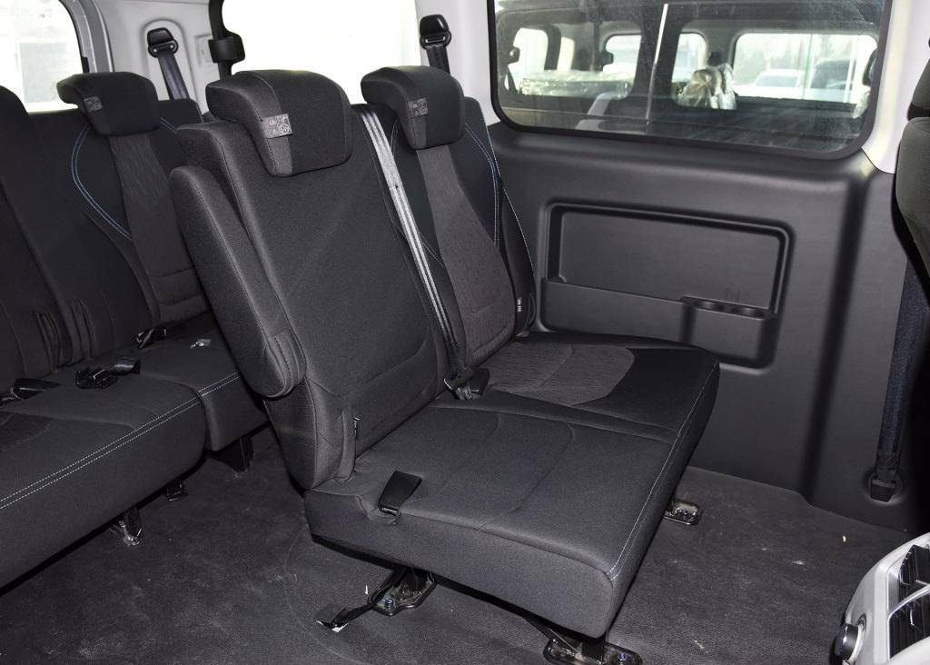 五菱宏光v和瑞风m3哪个好一点,7万左右的mpv7座最值得购买的车