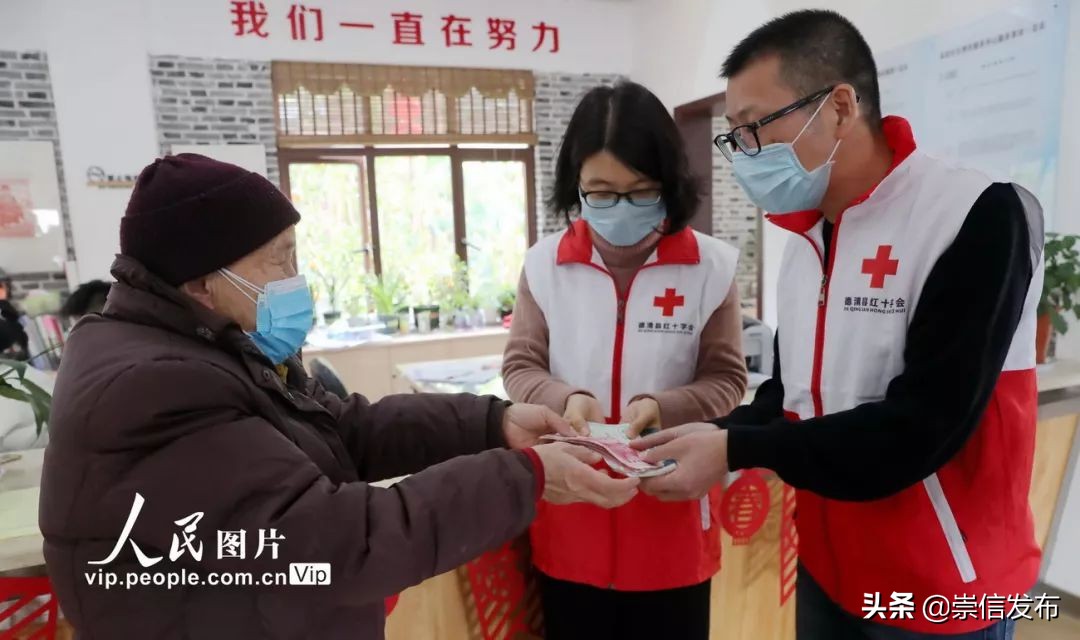 战疫泪目瞬间,战疫中的40个瞬间