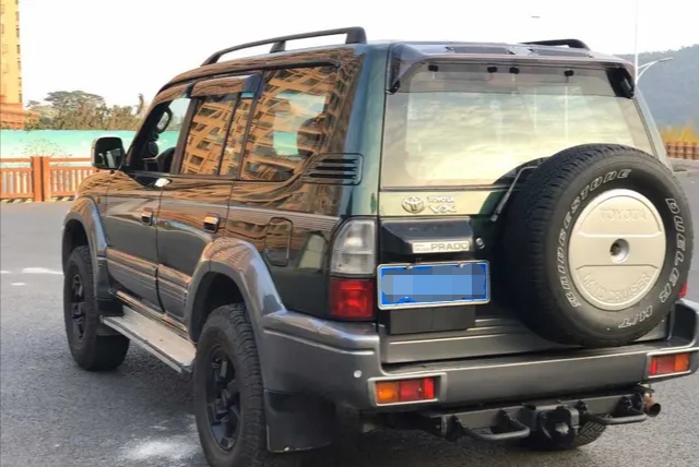 经典情怀老车丰田霸道lc95,丰田霸道3400lc95配件