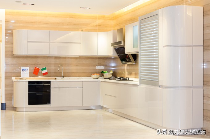 烤漆橱柜门板怎么看好坏,怎样鉴别全铝橱柜好坏