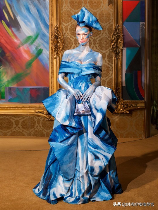 一周新包|莫斯奇诺印象涂鸦、LV古典人像、缪缪铆钉