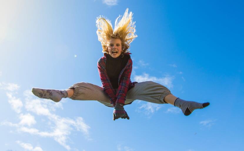 一年盈利7000万的电商公司有多少,跨境电商遨森