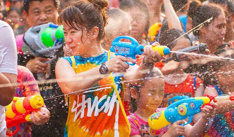 清迈泼水节2019年塔佩门,清迈泼水节的真实生活