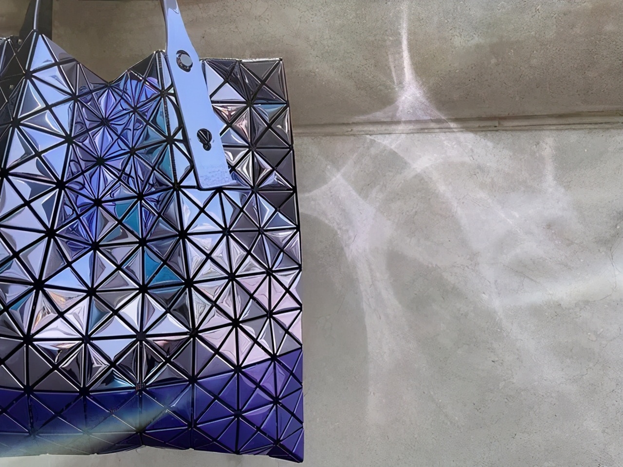 日本代购抢货,日本三宅一生代购