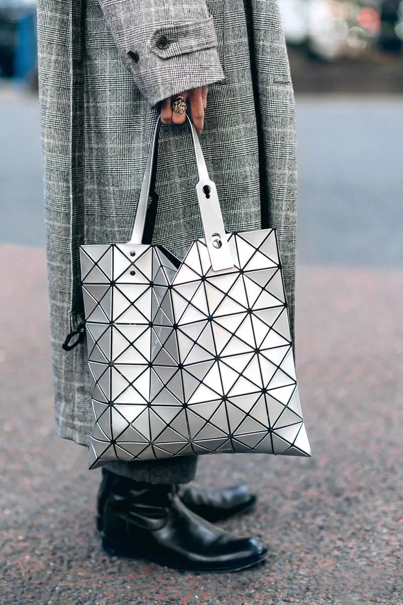 初入职场质感包包推荐,三宅一生包包属于什么档次的包包