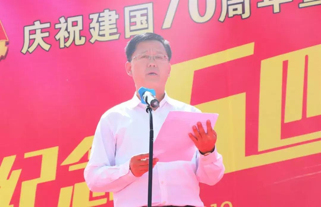 青春永向党建功新时代团日活动,青春心向党奋斗正当时入团仪式