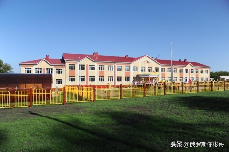 俄罗斯很好的诠释了再穷不能穷教育