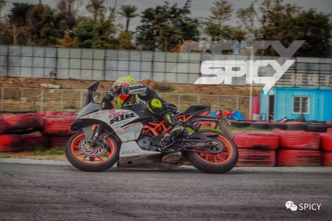 第一辆摩托车应该选踏板还是跨骑,福州摩托车新手入门