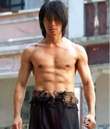 周星驰与功夫电影多年的不解之缘终于用《功夫》获得大票房回报