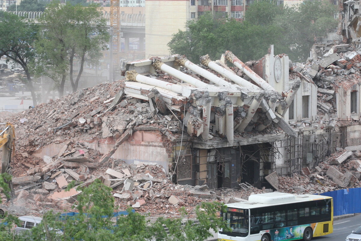 合法房屋拆迁只安置一半,造甲村拆迁为啥只拆一半留一半