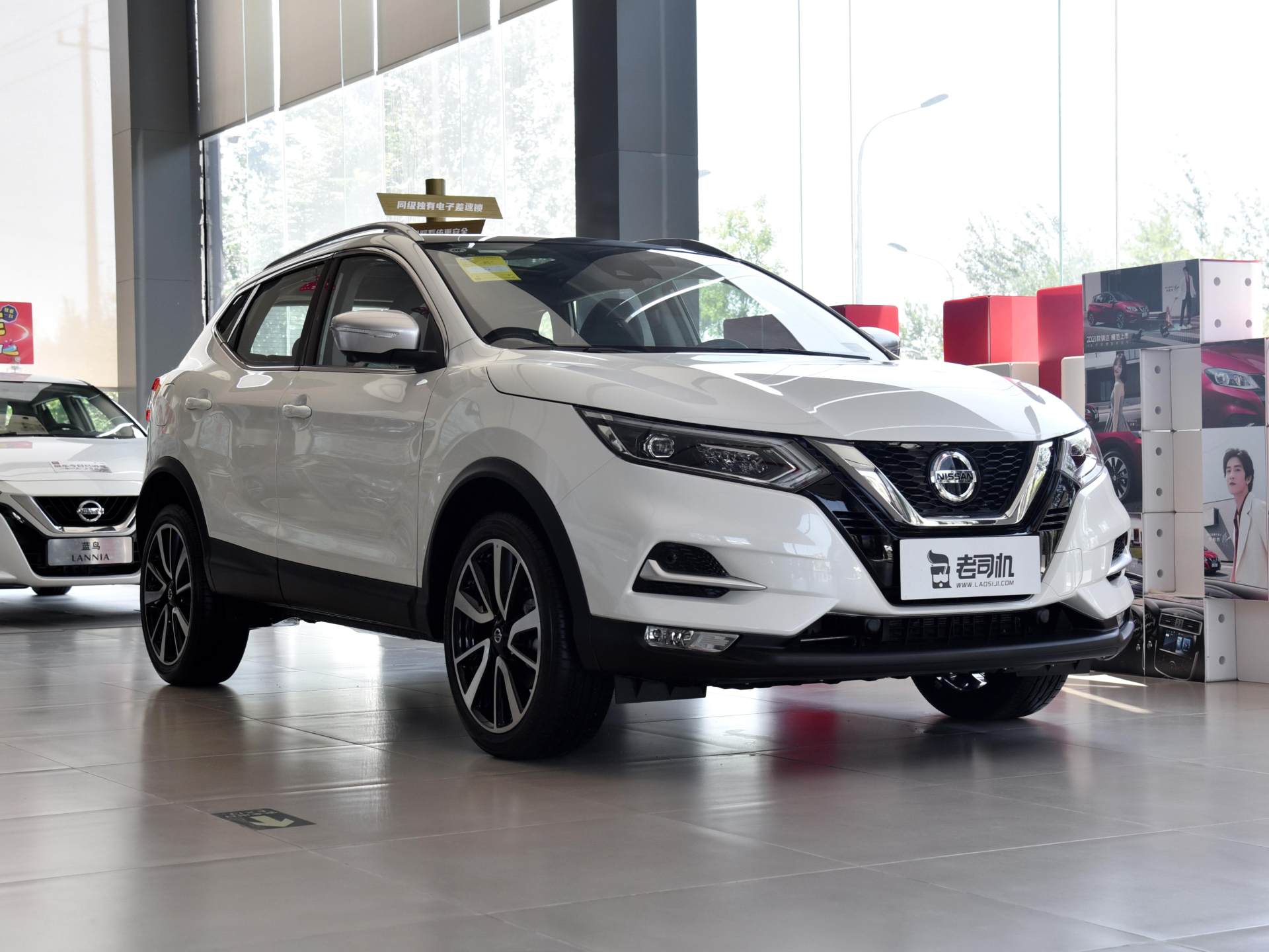 2.0l自吸的逍客值不值得买,逍客1.3t和2.0自吸哪个后排空间大