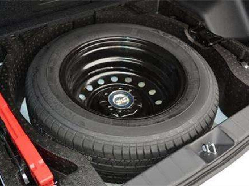 马自达轮胎爆了怎么换轮胎,轮胎严重爆胎怎么更换