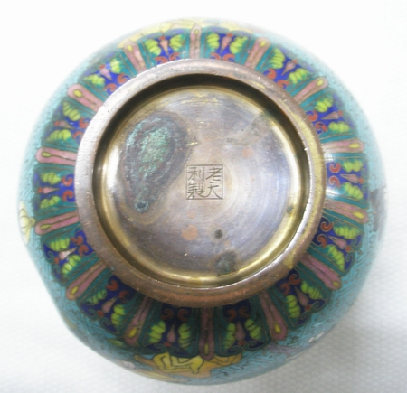 铜胎掐丝珐琅的俗名为景泰蓝,景泰蓝掐丝珐琅工艺制作材料