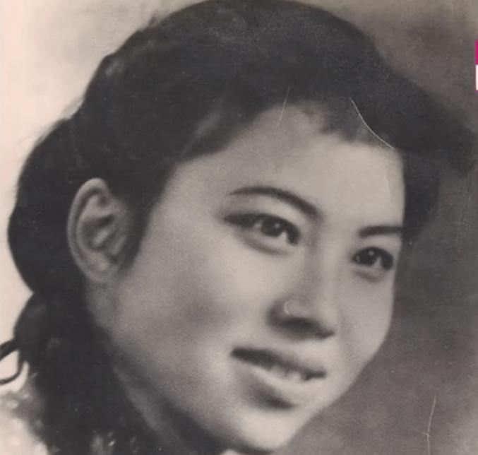 51岁陶虹风波后现身,47岁陶虹婚姻状况