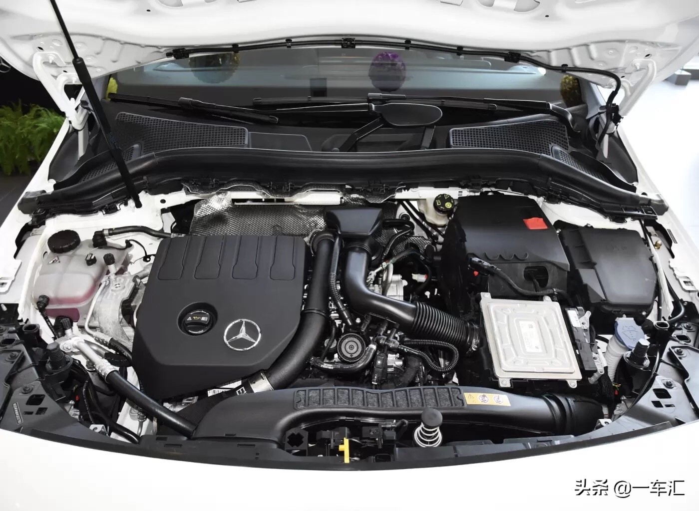 20万左右奔驰a级二手车价格,20多万奔驰2.0t新车落地价