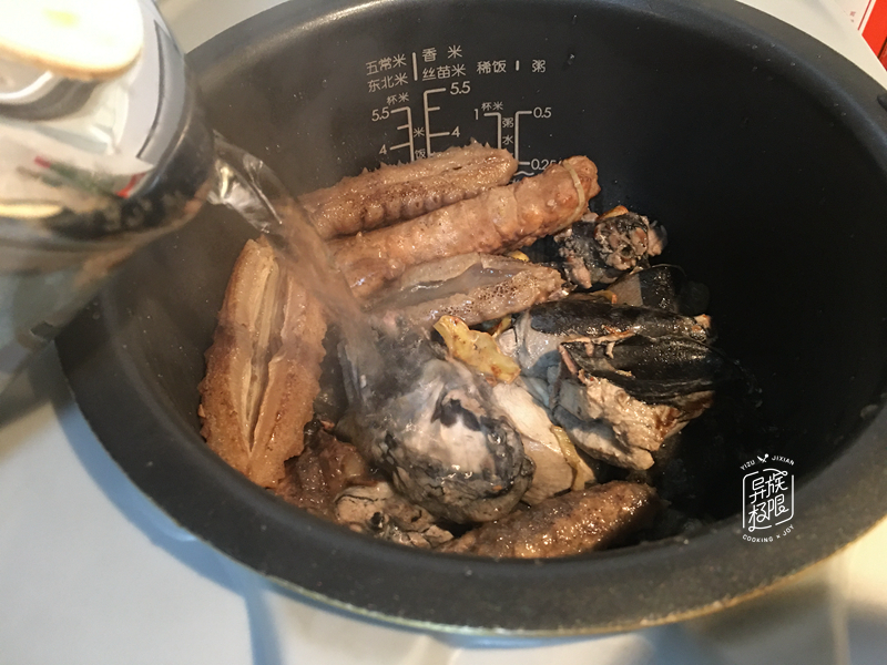 乌鸡海参汤隔水炖还是直接熬,海参乌鸡汤做法