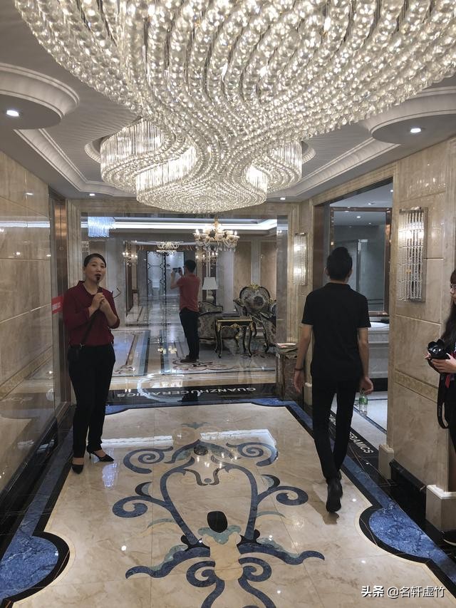 天花板发霉发潮掉墙皮该怎么处理,天花板发霉空鼓起皮什么原因