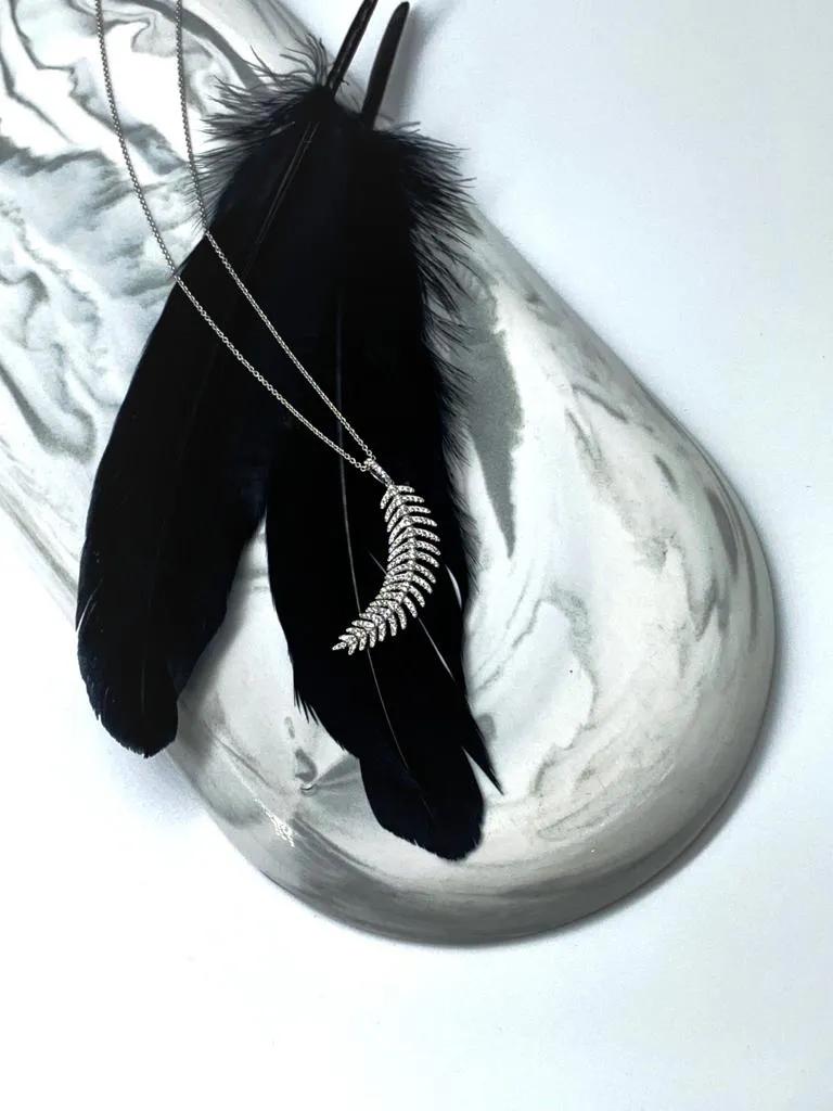 关之琳年轻爱珠宝,香港女星关之琳珠宝