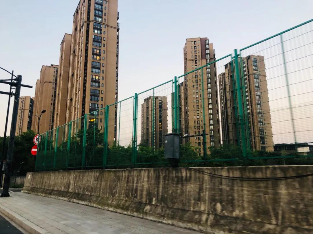 1天谈崩4套！没有次新房的三墩，与三墩北差了不止一点