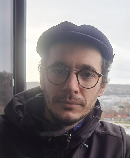 手机摄像头刮花了影响拍照吗,手机摄像头玻璃刮花有影响吗