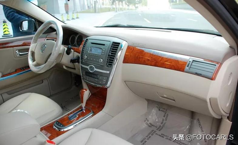08款别克君越内饰图解,08款的别克君越有哪些优点和缺点