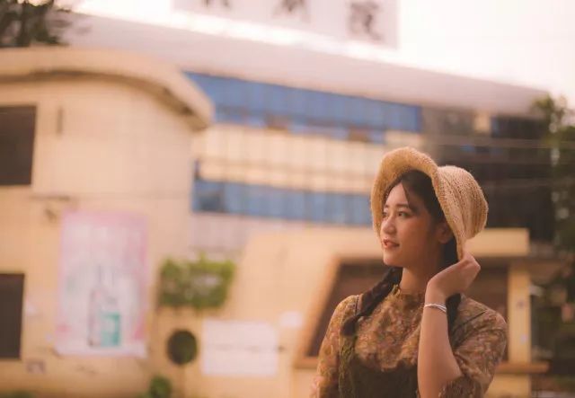 拍照侧脸取景技巧,拍人像侧脸的技巧