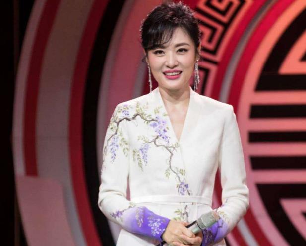 周涛带货翻车现场,红得发紫的央视一姐周涛呢