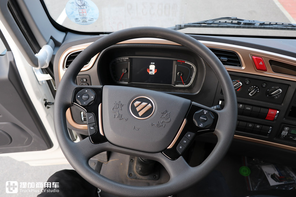 奥铃大黄蜂国五发动机,奥铃大黄蜂玉柴六缸245马力版