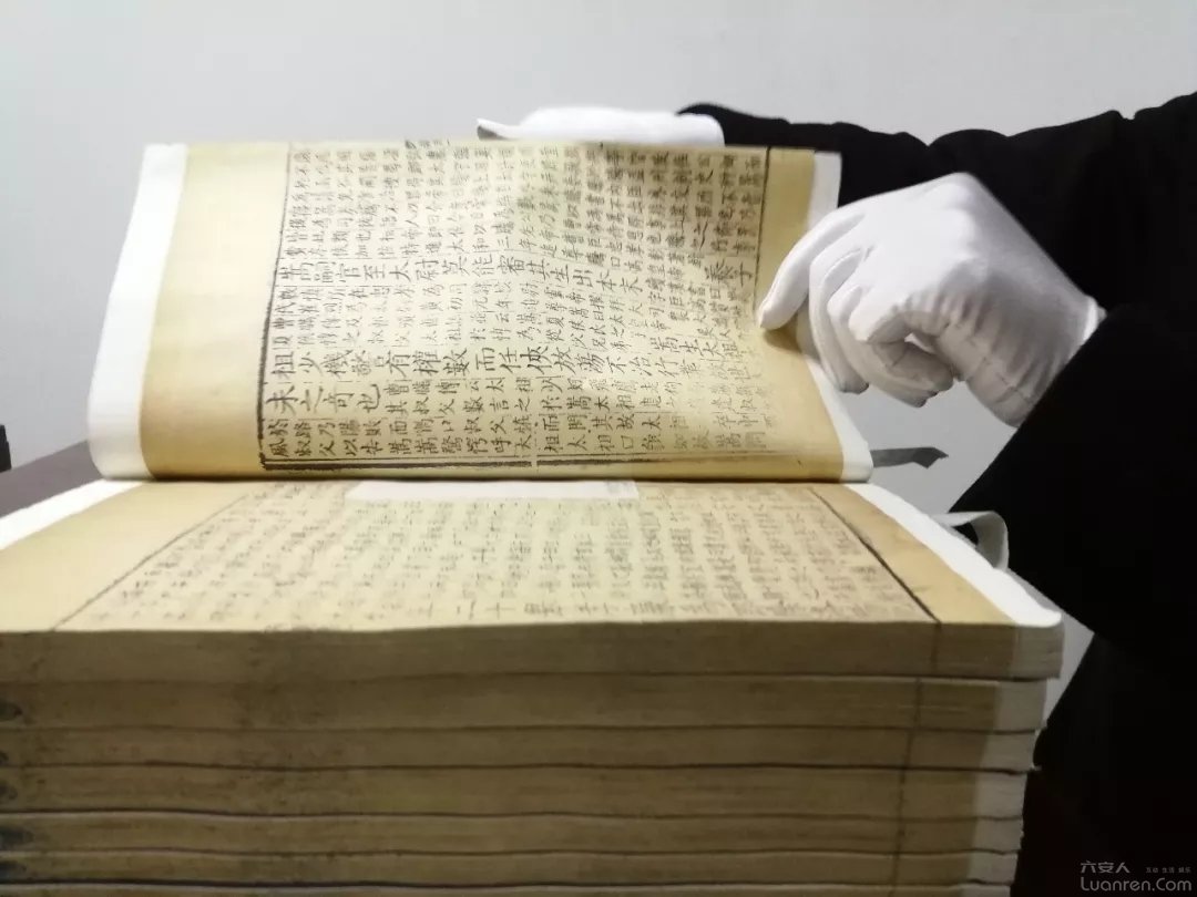 一个人、22年、2.2万册古籍书，皖西学院有“国宝”……