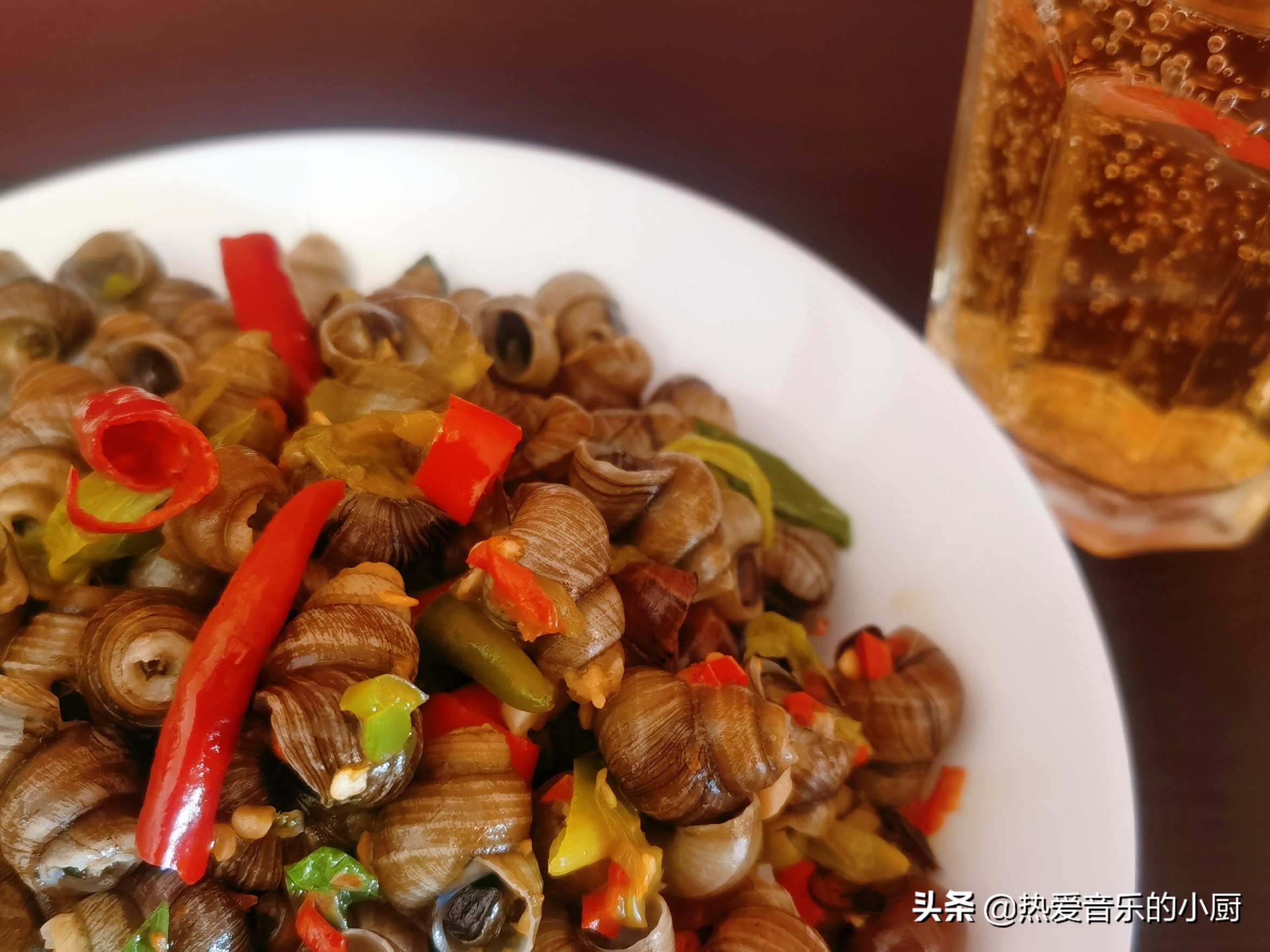 油焖田螺最正宗的做法,在家炒一份美味的田螺真的很简单