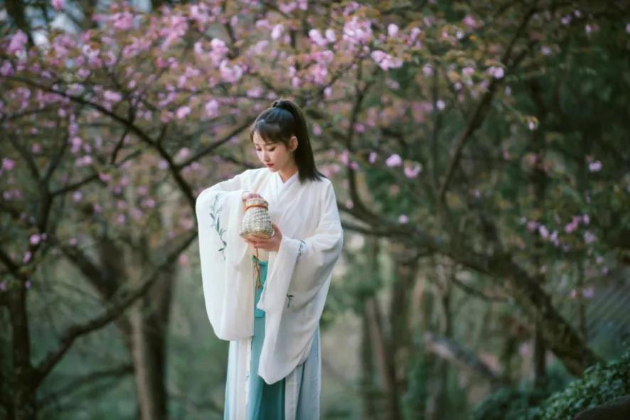 山顶云海自驾游,云海日出露营自驾游攻略