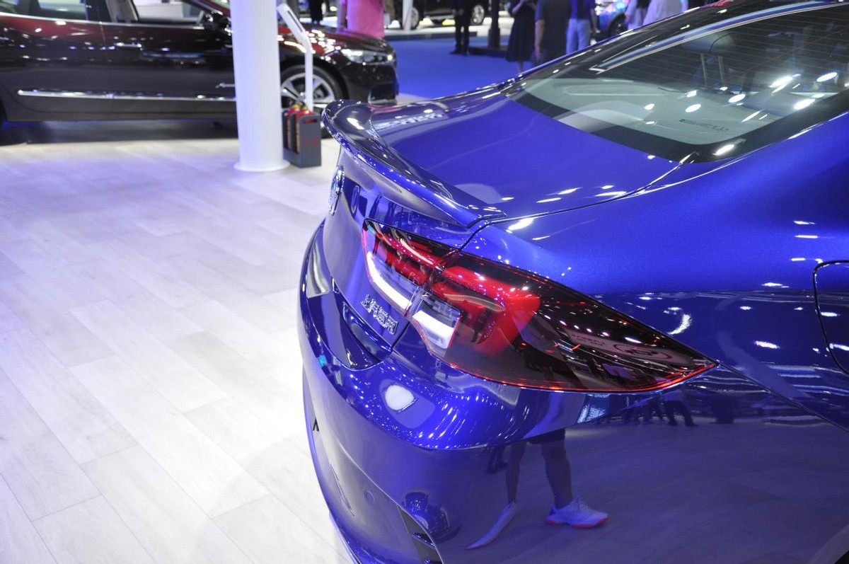 年轻人的b级车别克君威gs新款上市,别克君威gs2012款2.0t多少钱